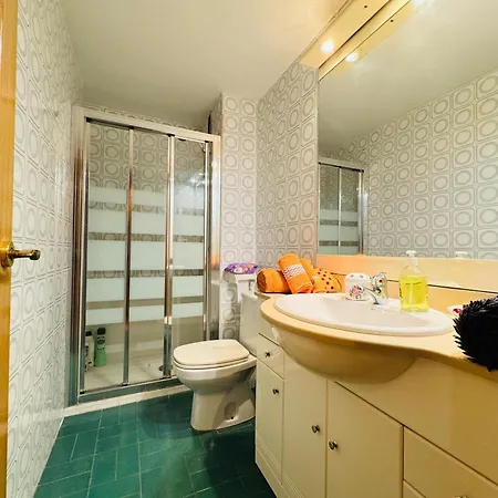 Blasco Ibanez Double With Private Bathroom In Shared * バレンシア