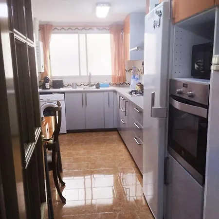 Habitación en casa particular Blasco Ibanez Double With Private Bathroom In Shared