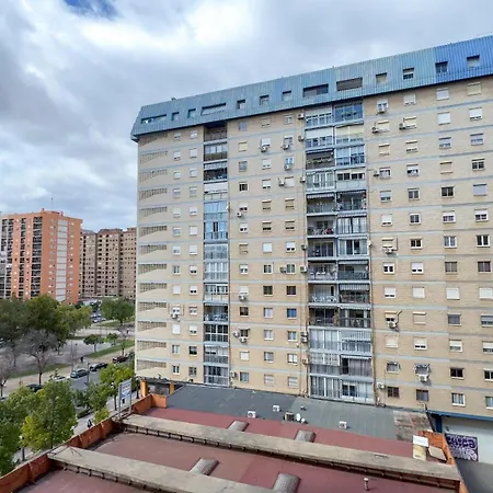 Blasco Ibanez Double With Private Bathroom In Shared Habitación en casa particular *